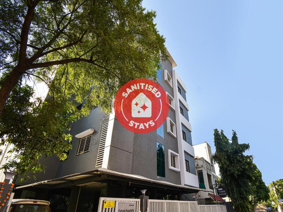 Oyo Townhouse 498 Hotel Western Nagpur Extérieur photo